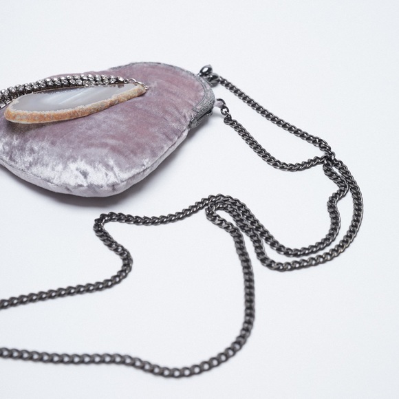 Velvet clasp mini bucket bag - Picture 3 of 6